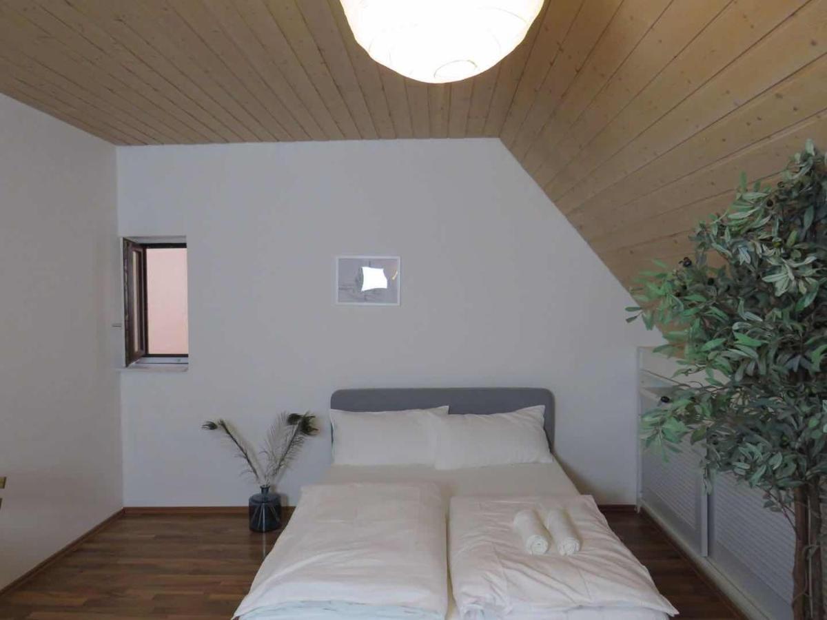 3 Zimmer Wohnung Fuer Monteure Göppingen Esterno foto
